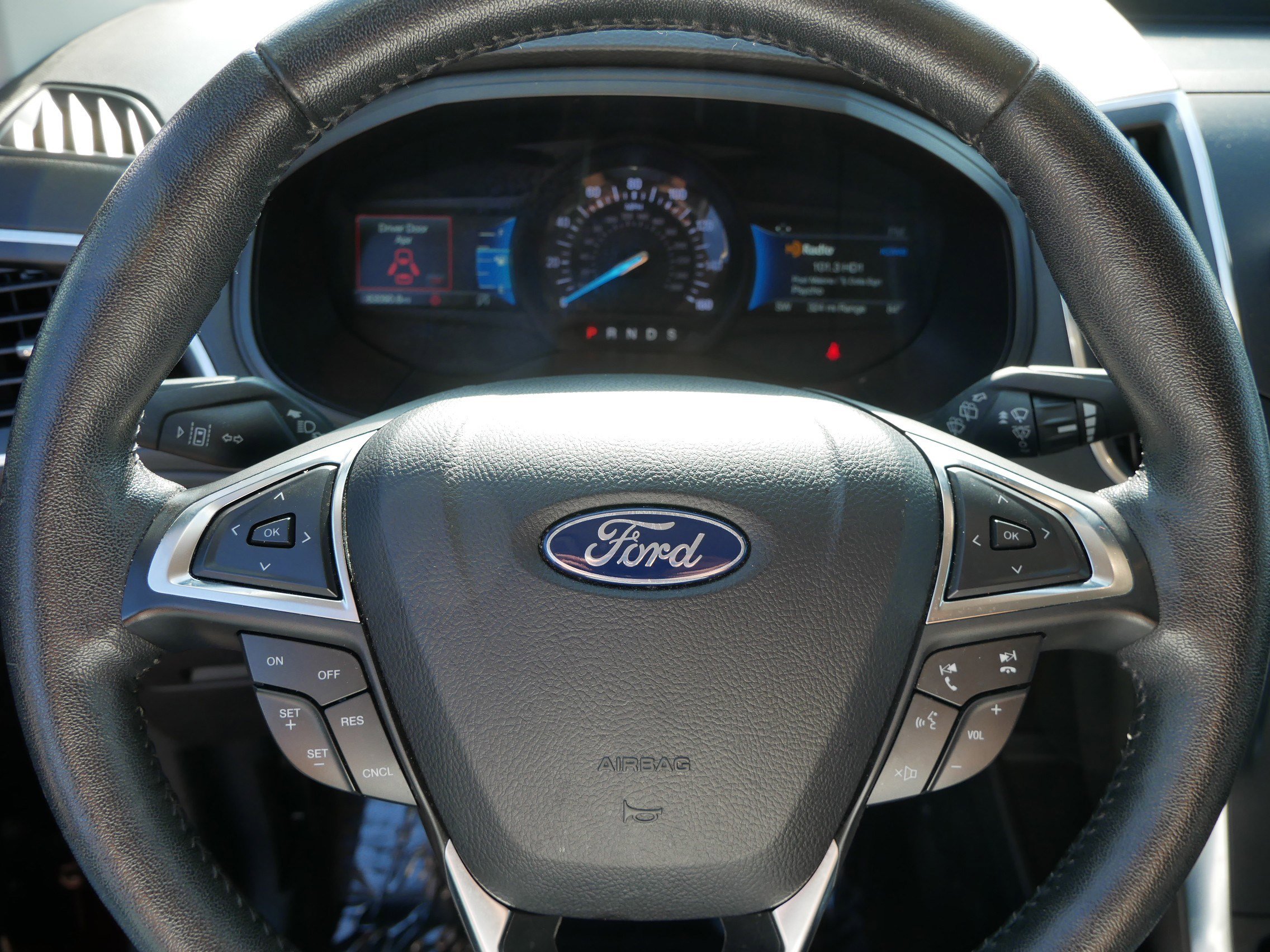 2022 Ford Edge Titanium photo 25