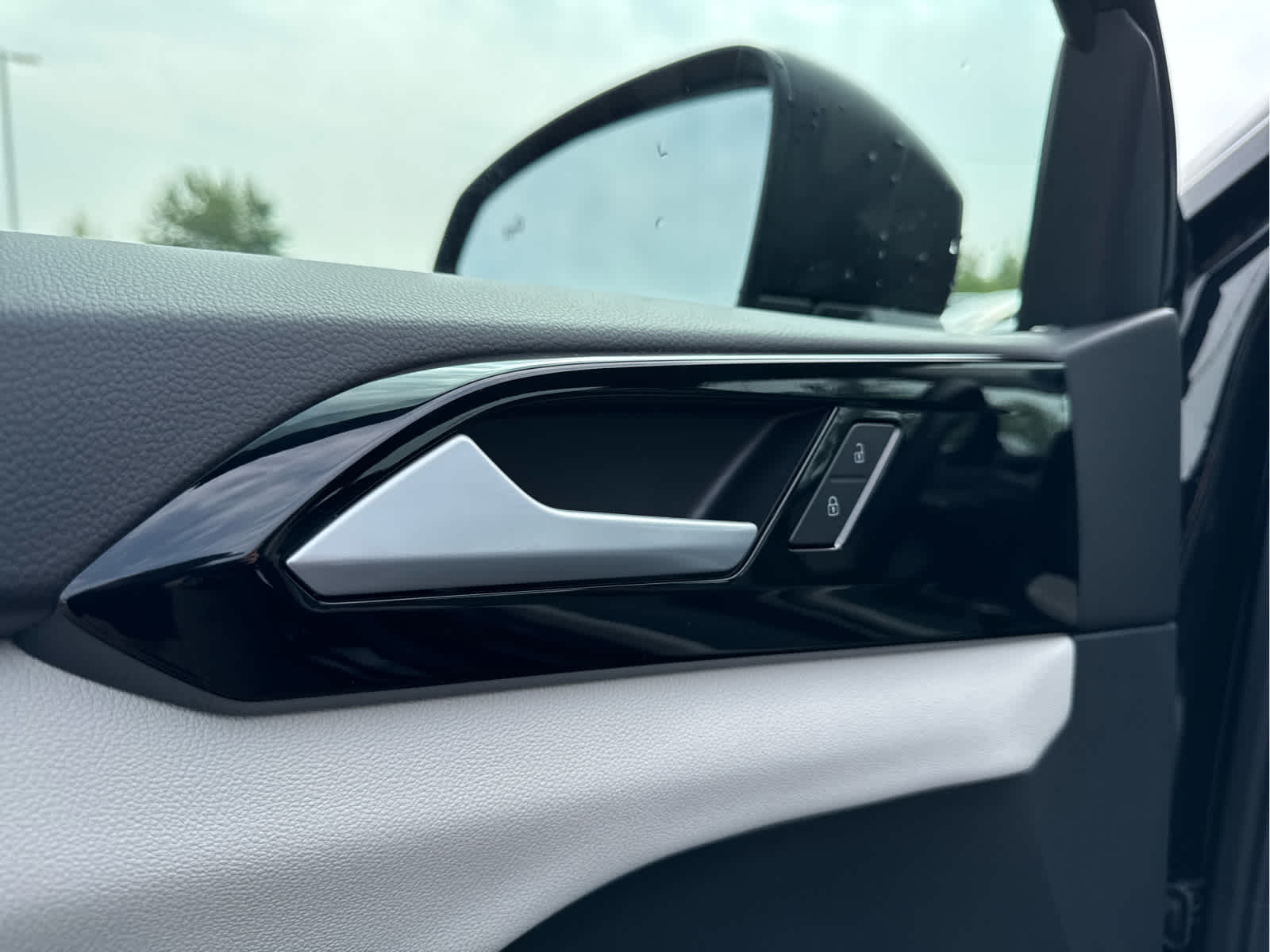 2025 Volkswagen Taos S photo 13