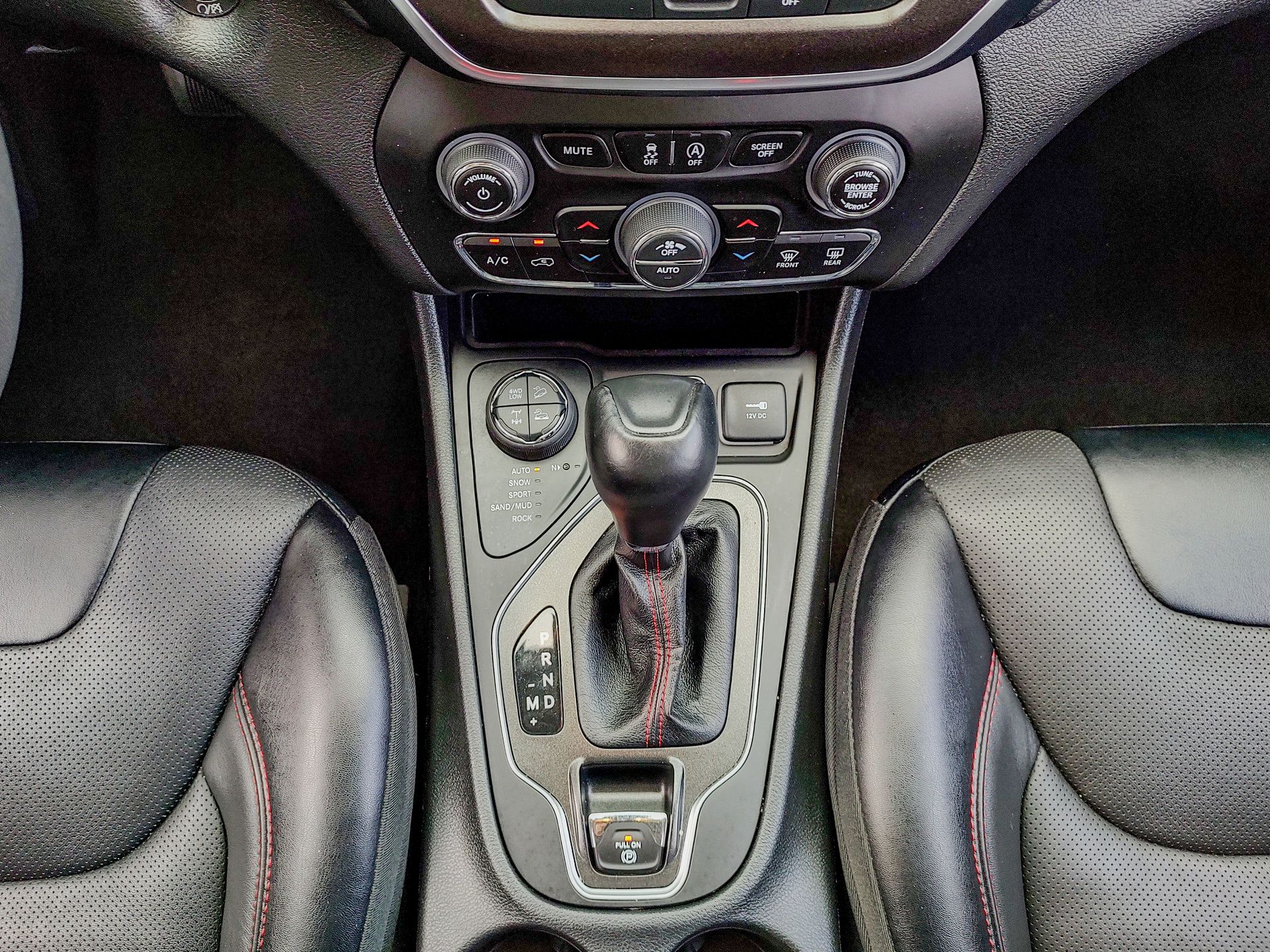 2022 Jeep Cherokee Trailhawk photo 6