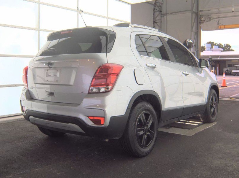 2019 Chevrolet Trax LT photo 2