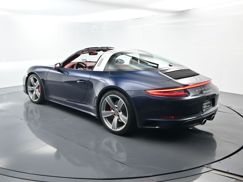 2019 Porsche 911 Targa 4S photo 2