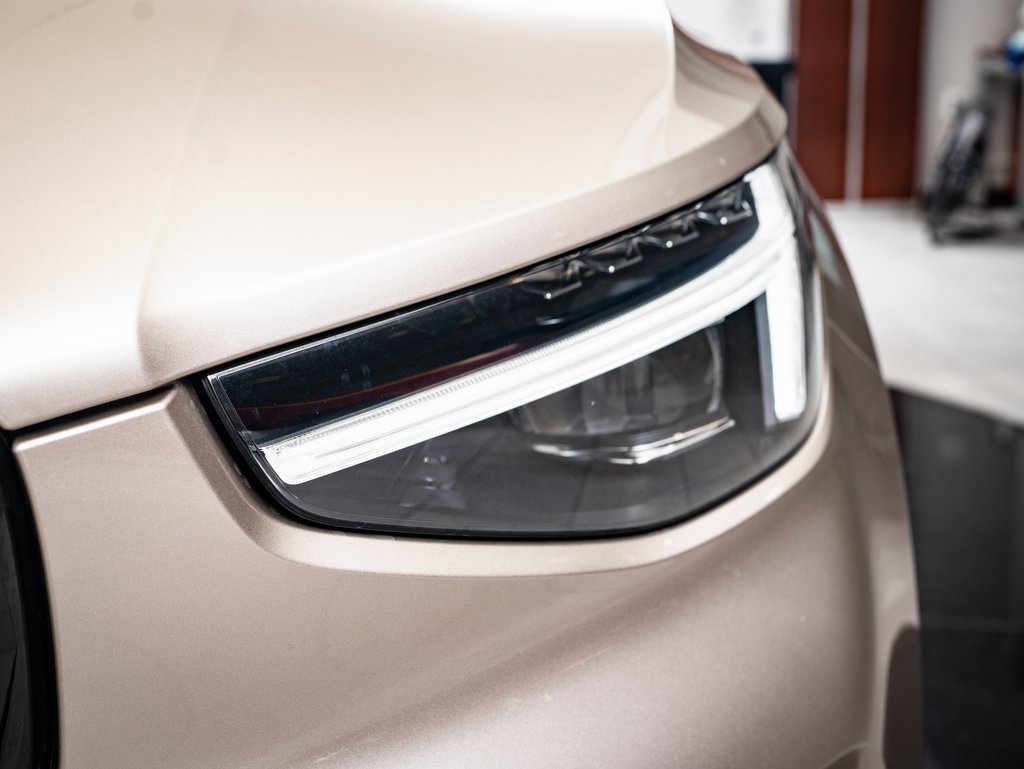 2024 Volvo XC40 Plus photo 15