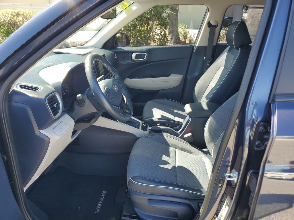 2020 Hyundai Venue SEL Denim photo 26