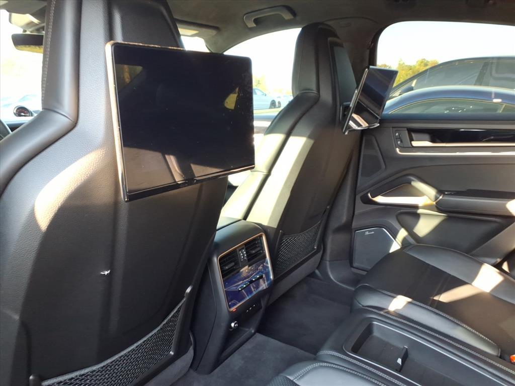 2024 Porsche Cayenne Turbo GT photo 11