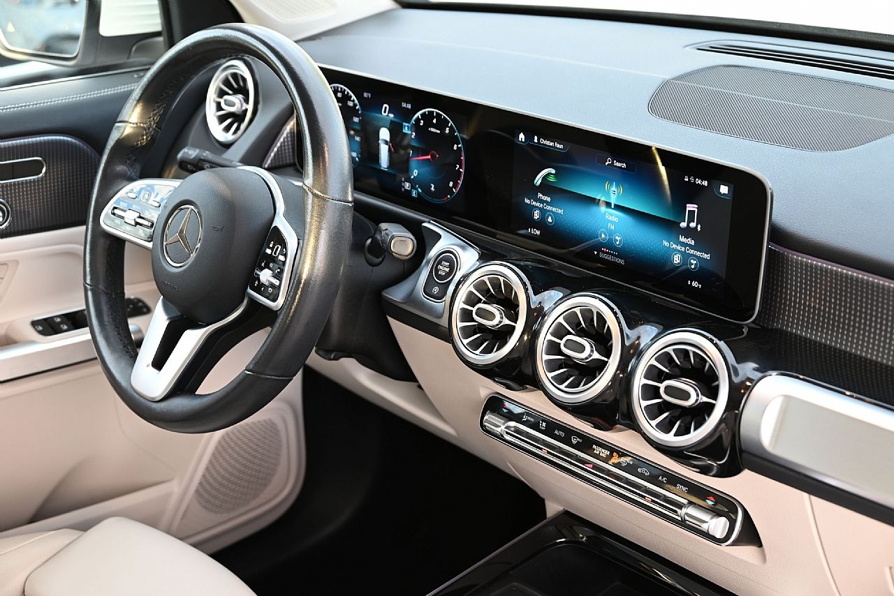 2021 Mercedes Benz GLB 250 photo 4