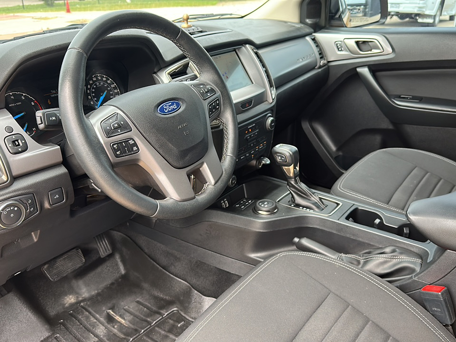 Used 2021 Orange Ford XLT image 11