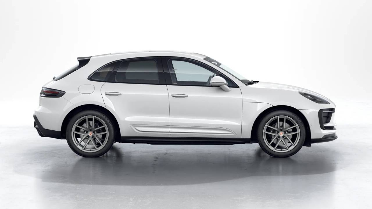 2026 Porsche Macan T photo 7