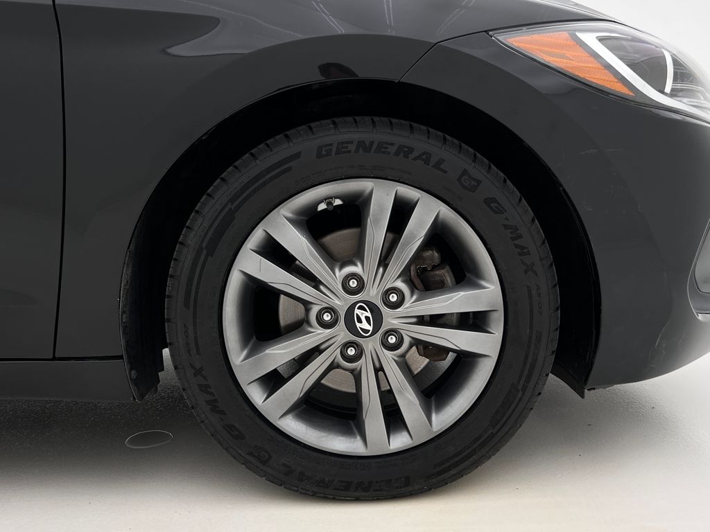 2018 Hyundai Elantra SEL photo 32