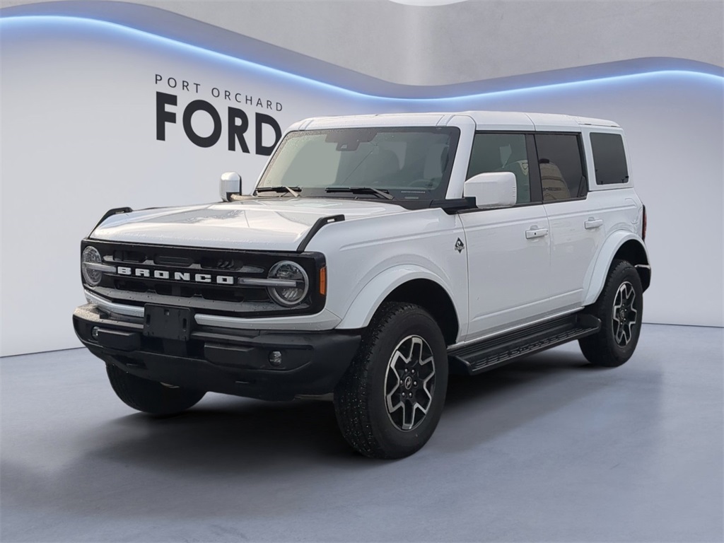 2025 Ford Bronco 4-Door Outer Banks's photo