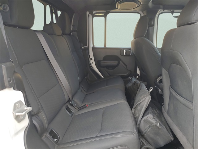 2022 Jeep Gladiator Altitude photo 28