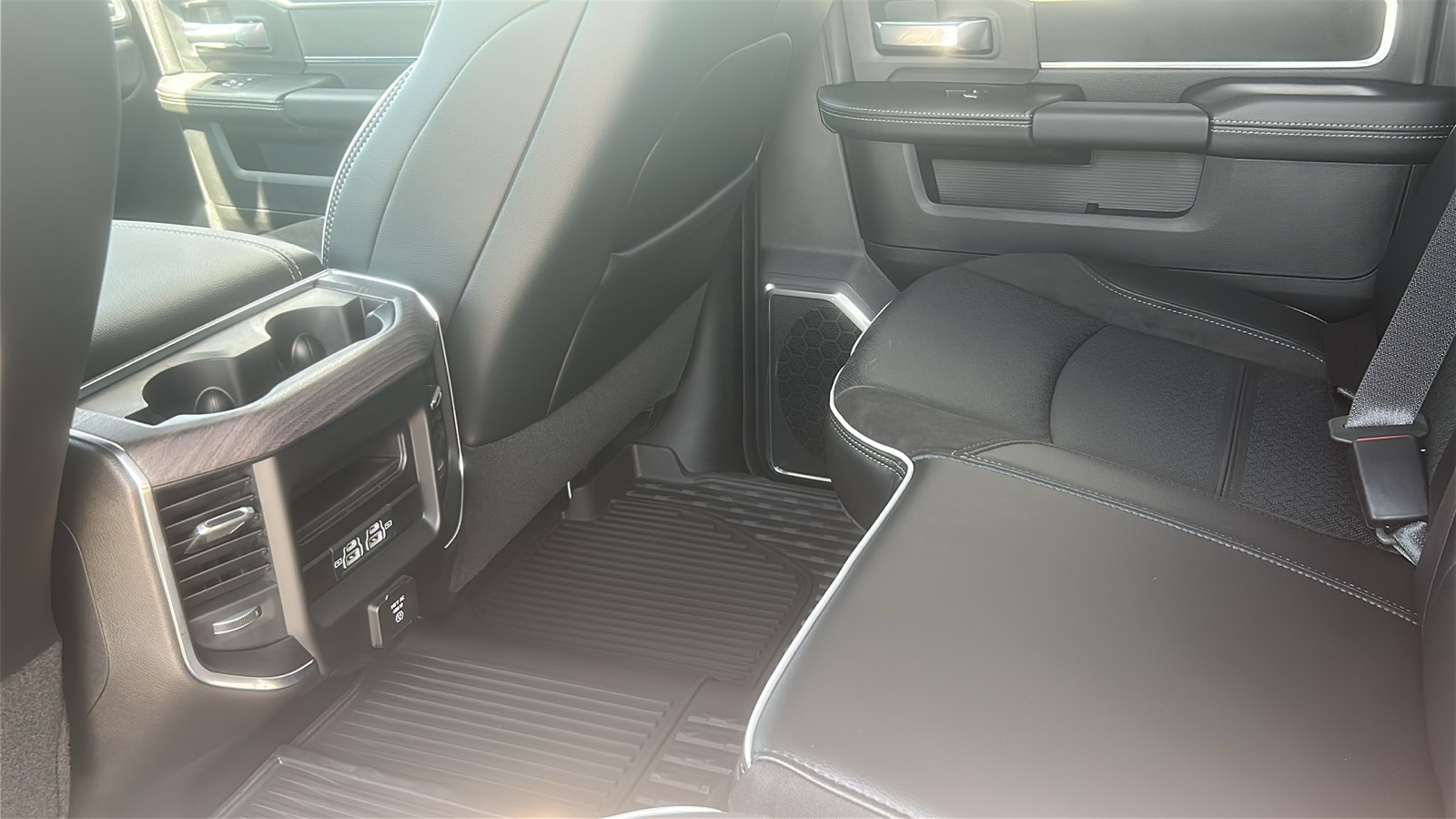 2025 Ram 2500 Laramie photo 21
