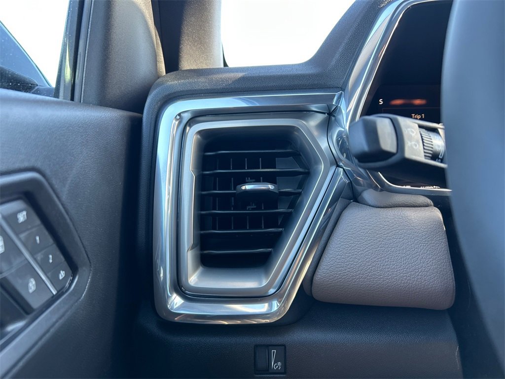 2026 GMC CANYON - Image 18