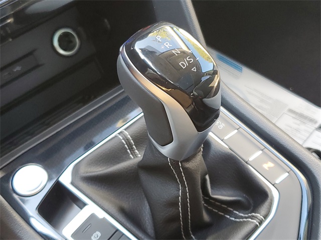 2025 Volkswagen Taos SE photo 27