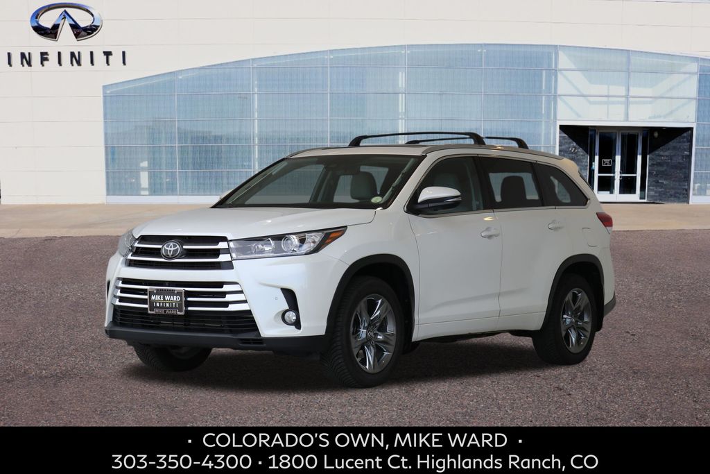 2018 Toyota Highlander Limited Platinum's photo