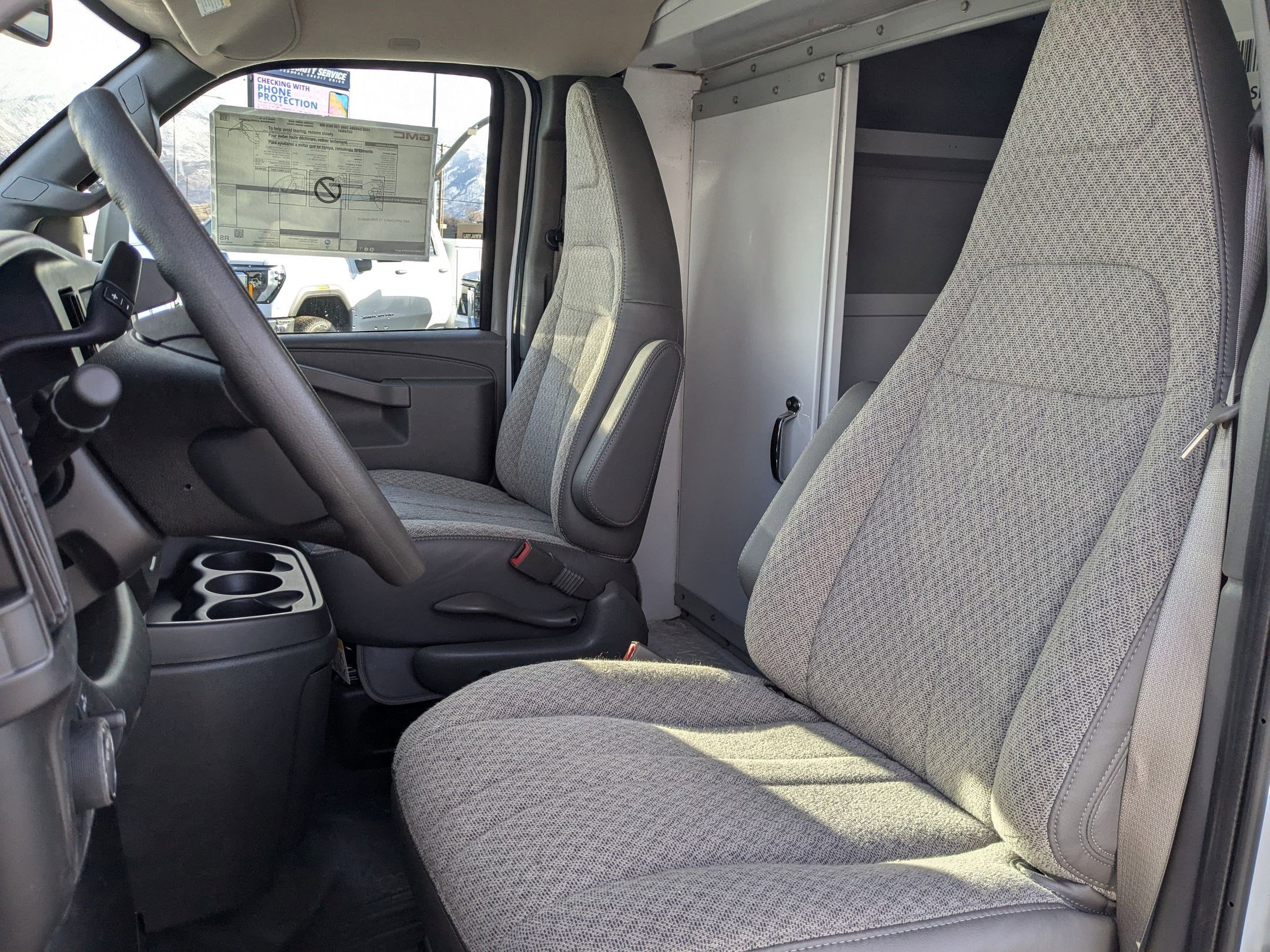 2025 Gmc Savana Cutaway 3500 photo 14