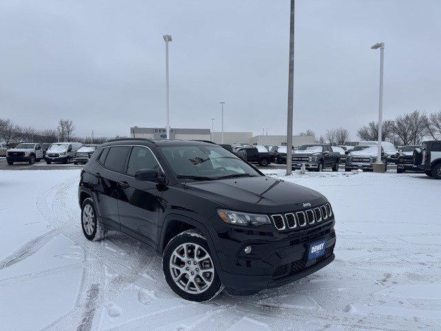 2024 Jeep Compass Latitude Lux's photo