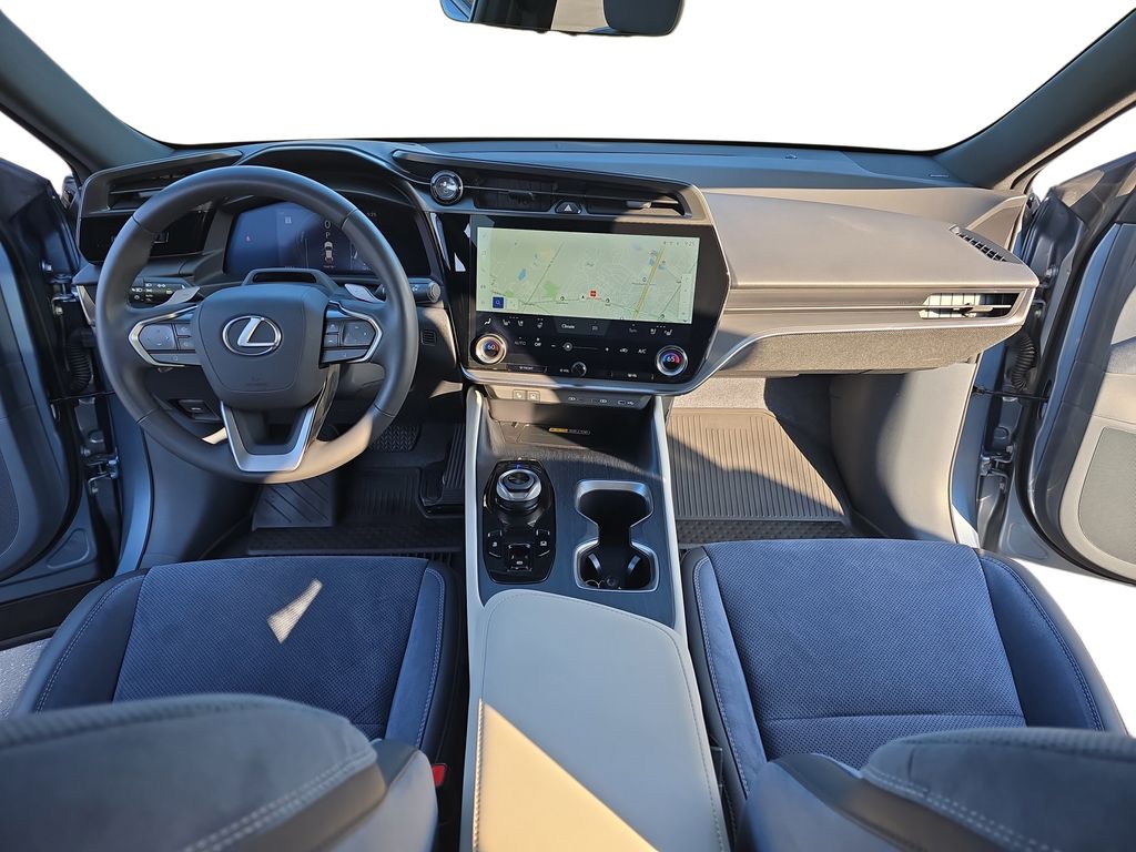 2023 Lexus RZ 450e Luxury photo 9