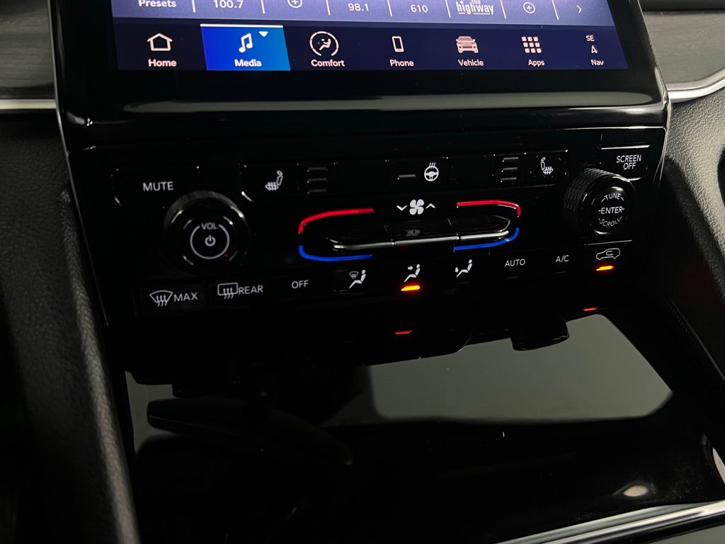 2024 Jeep Grand Cherokee Limited photo 12
