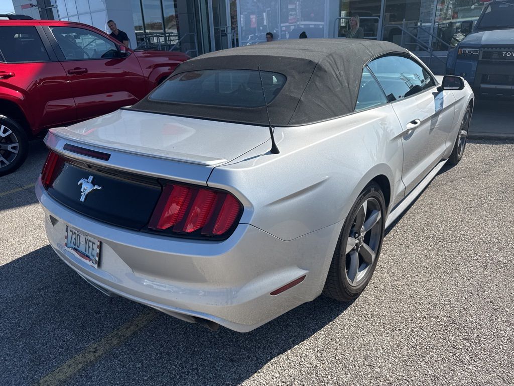2016 Ford Mustang V6 Convertible photo 3