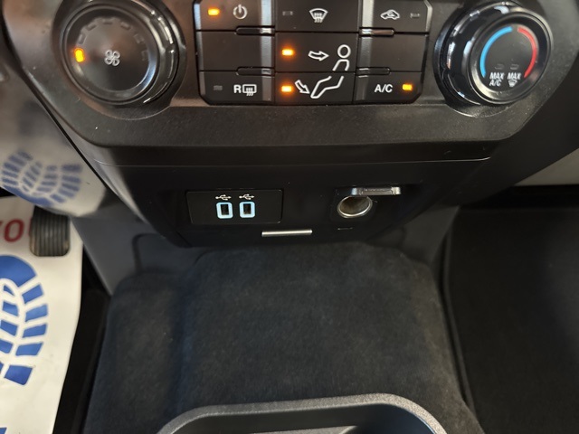 2018 Ford F-350 XLT photo 18