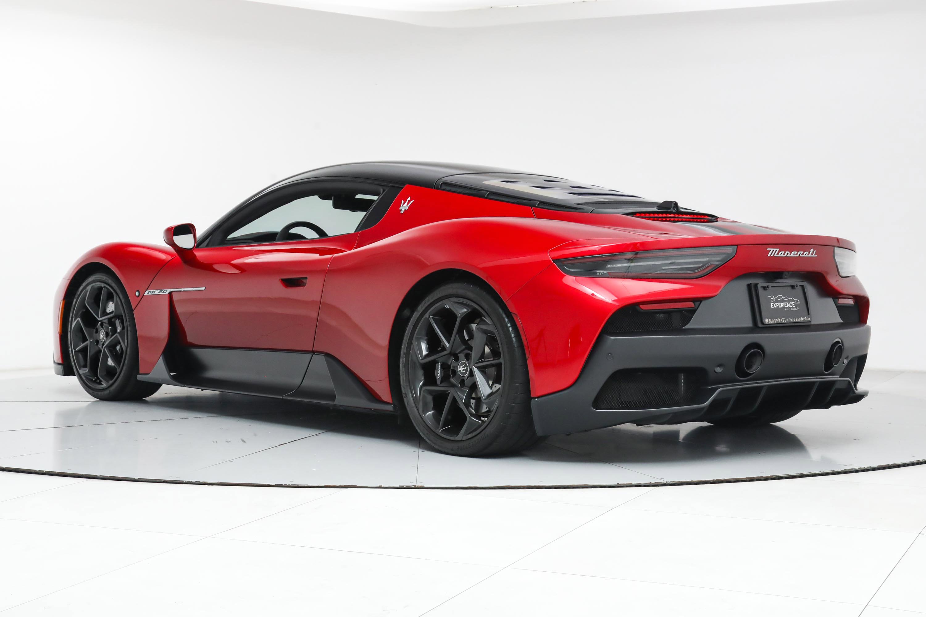 2023 Maserati MC20 Base photo 4