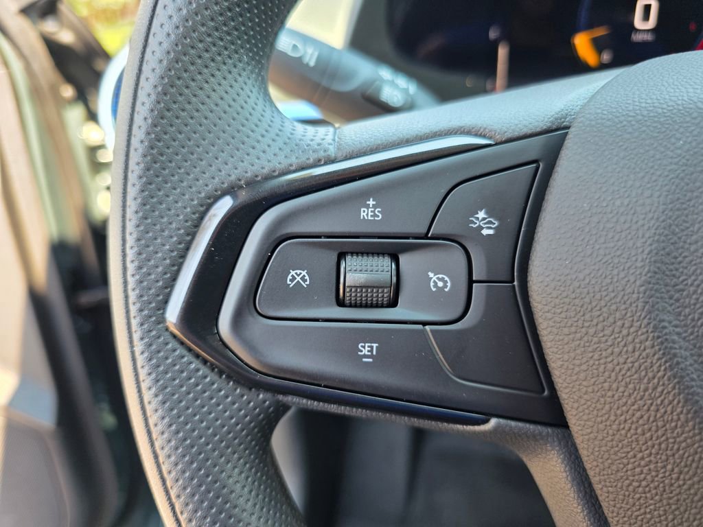 2025 Chevrolet Trax LT photo 17