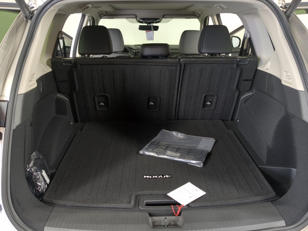 2026 Nissan Rogue SV photo 15