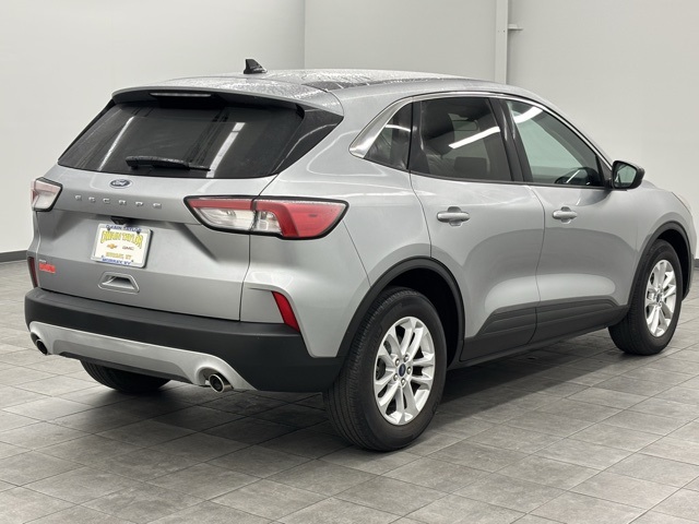 2022 Ford Escape SE photo 2