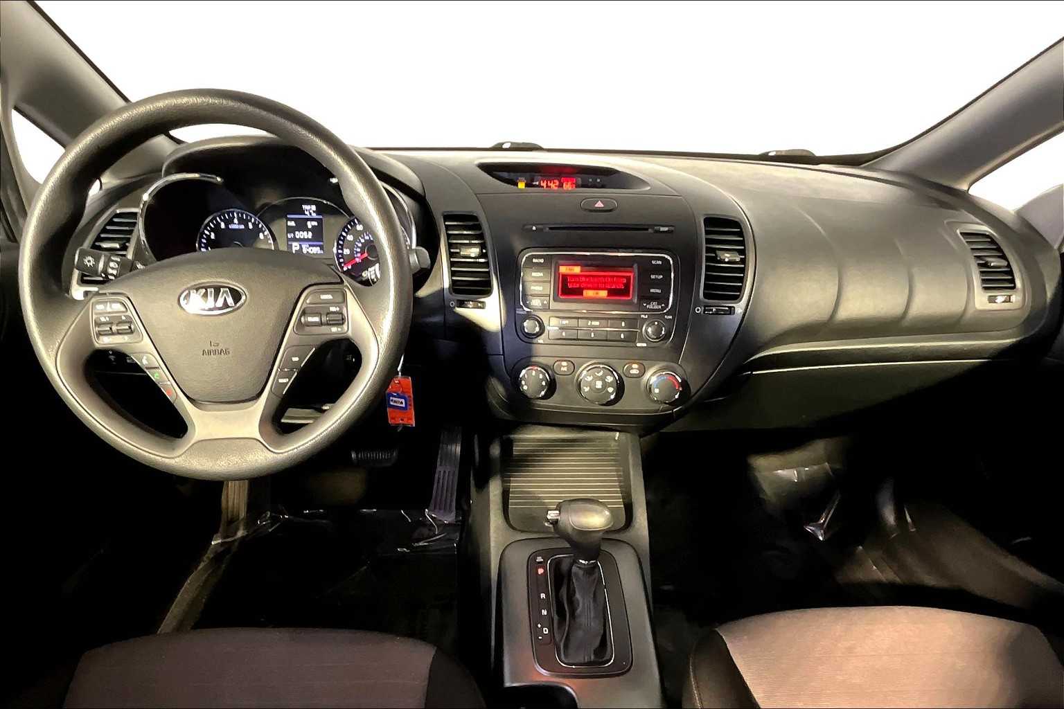 2016 Kia Forte 5-Door LX photo 14