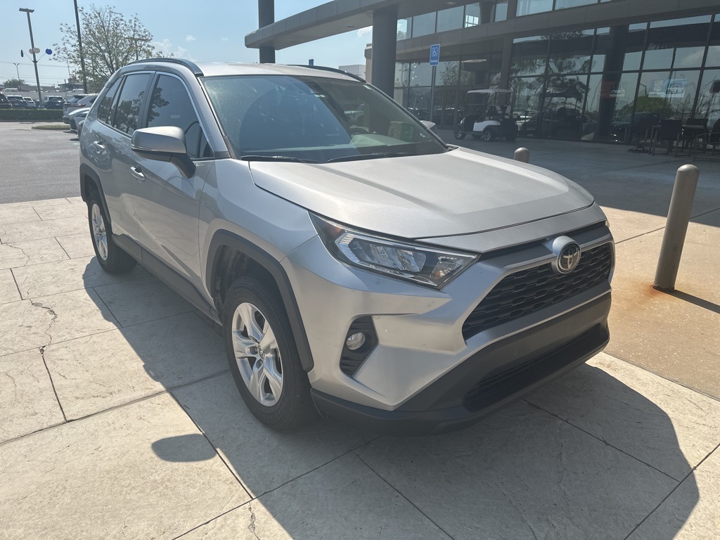 2021 Toyota RAV4 XLE photo 6