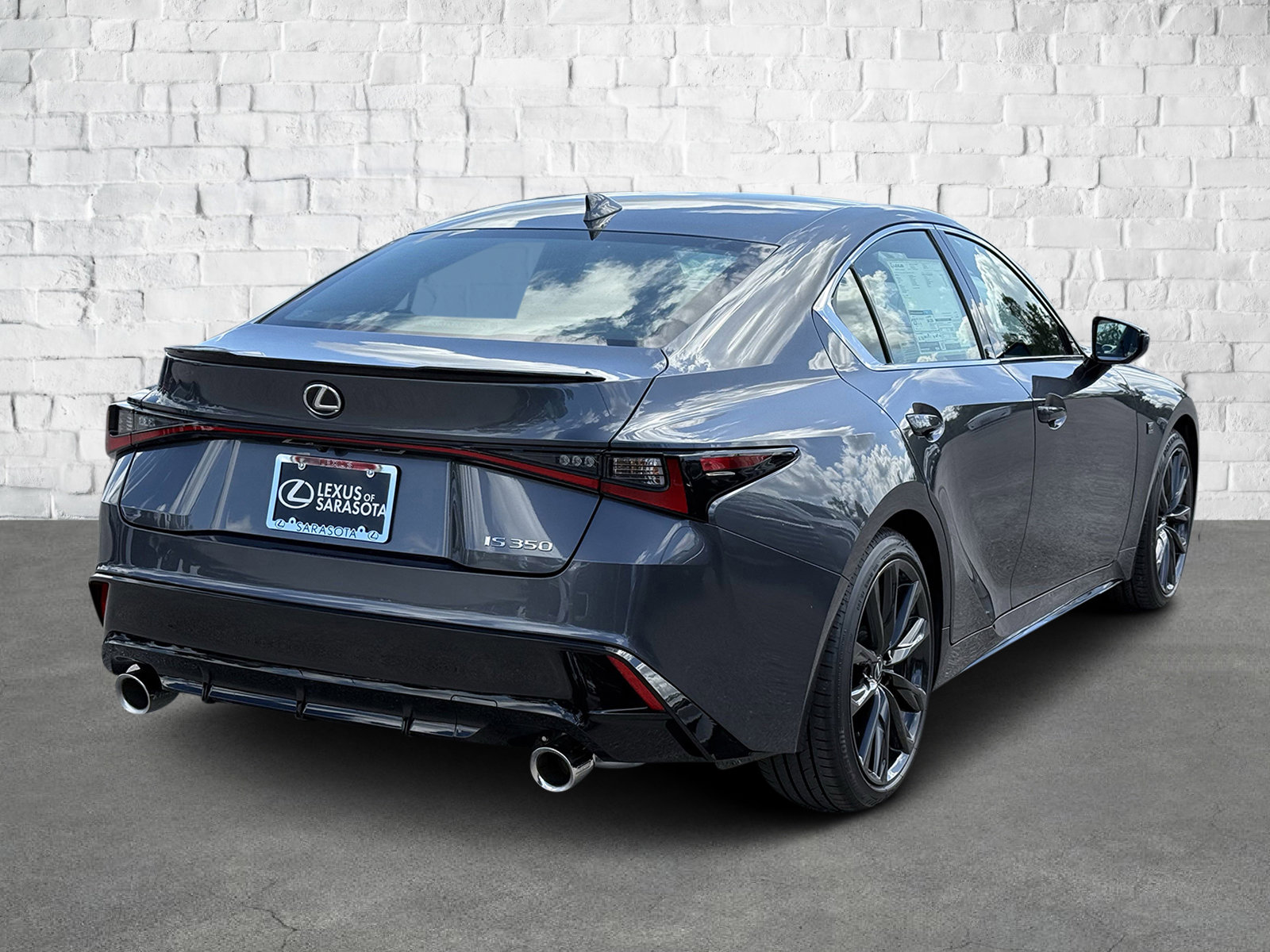 2025 Lexus IS 350 F SPORT photo 4