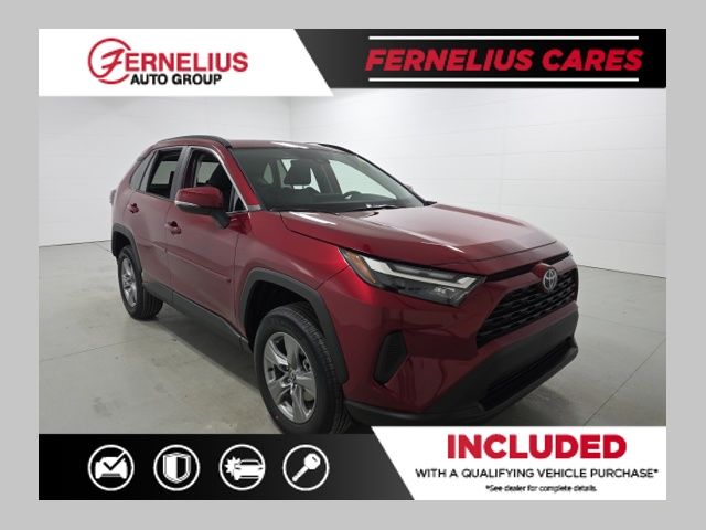 2025 Toyota RAV4 XLE's photo