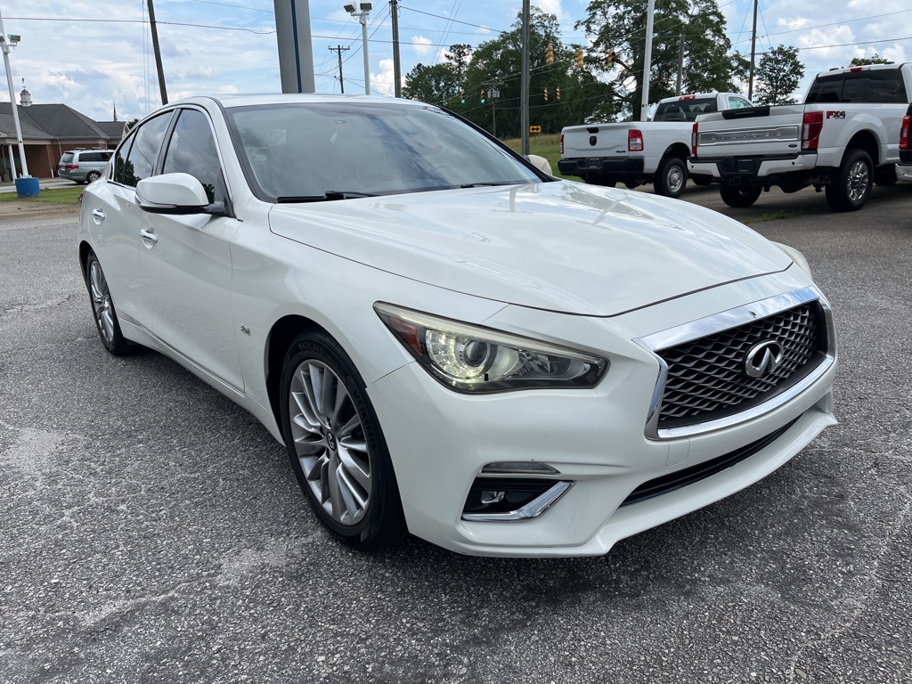 2018 Infiniti Q50 3.0t LUXE photo 3