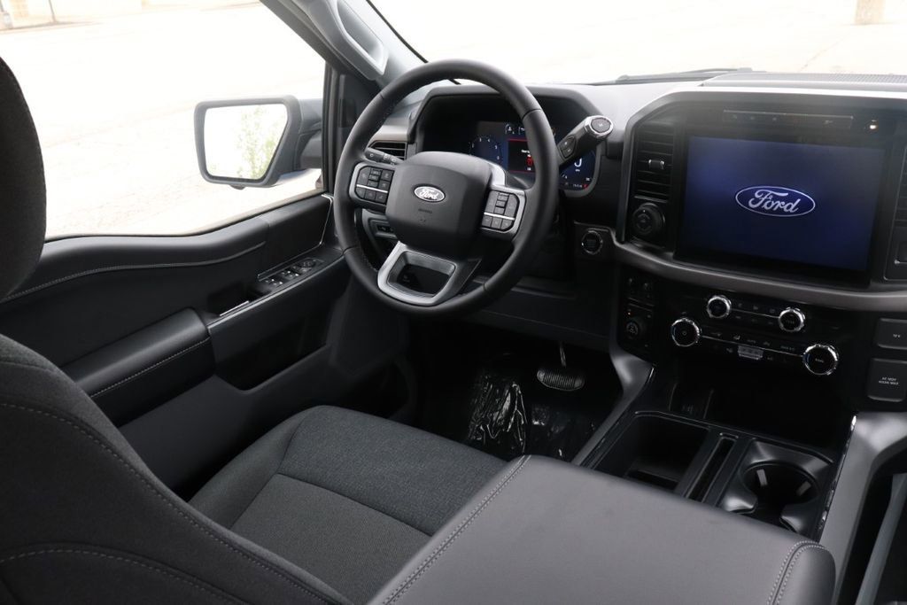 2024 Ford F-150 XLT photo 10