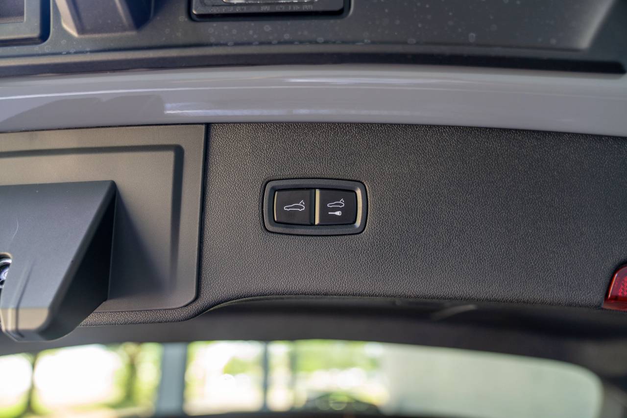 2025 Porsche Cayenne S photo 29