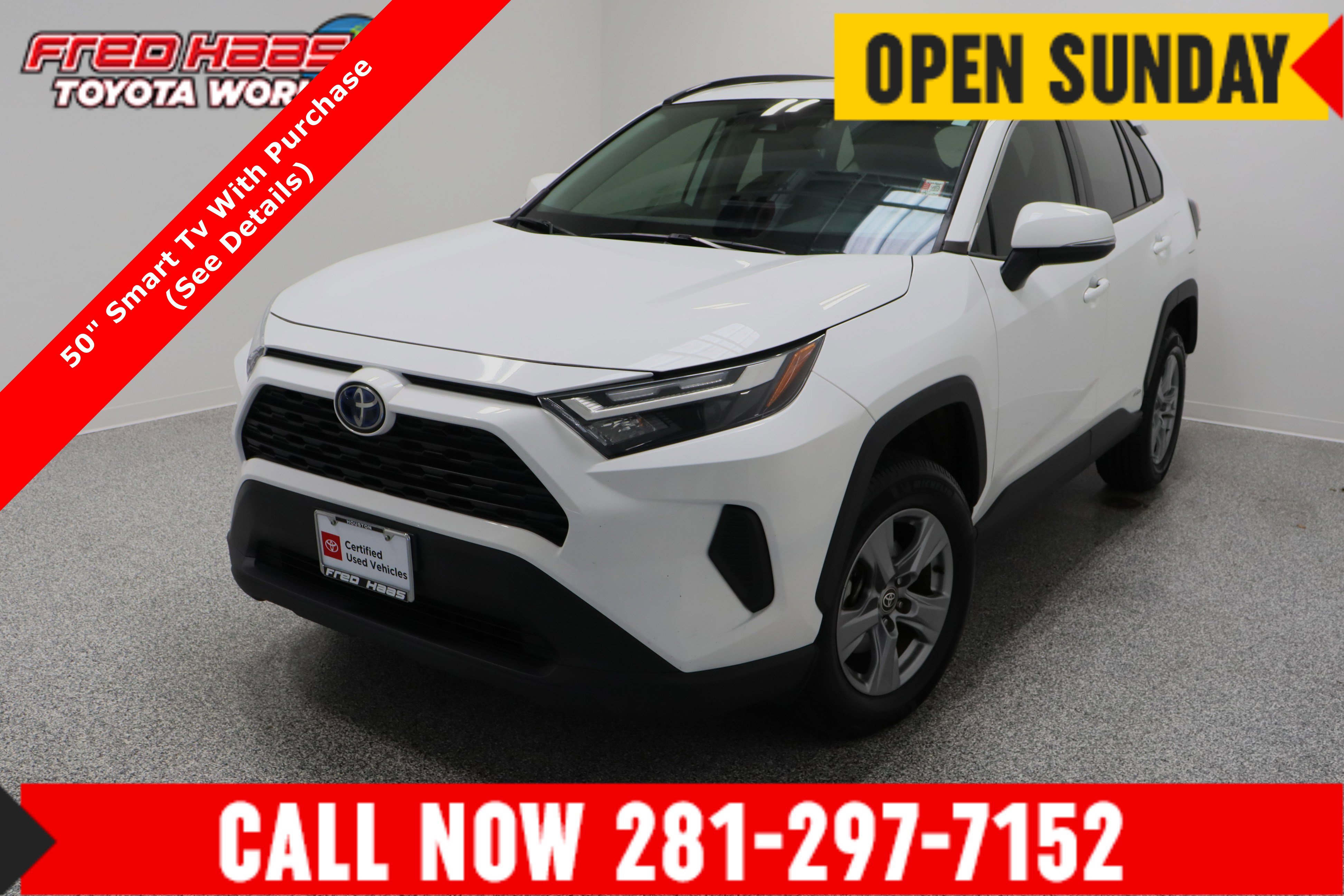2022 Toyota RAV4 XLE's photo