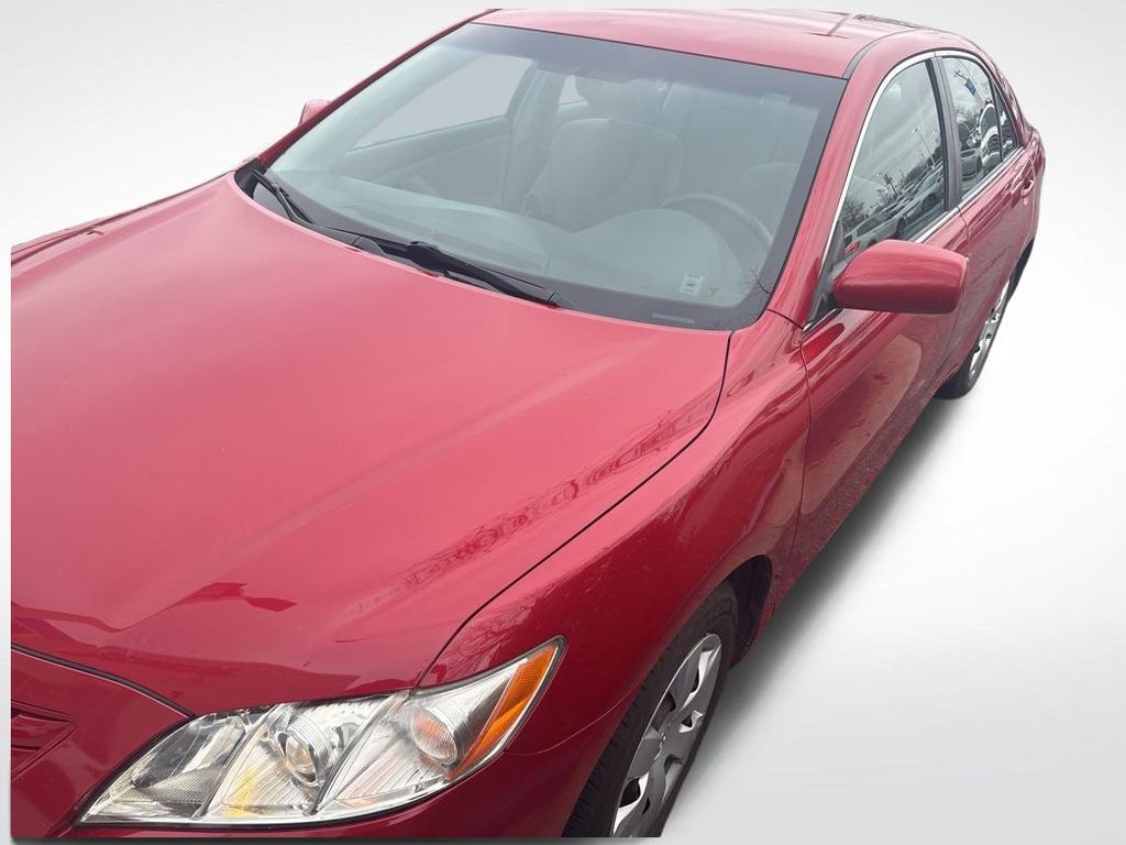 2009 Toyota Camry LE's photo
