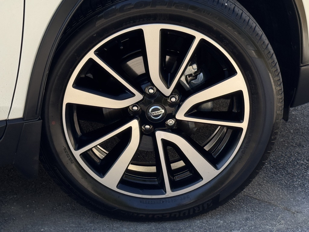 2019 Nissan Rogue SL photo 10