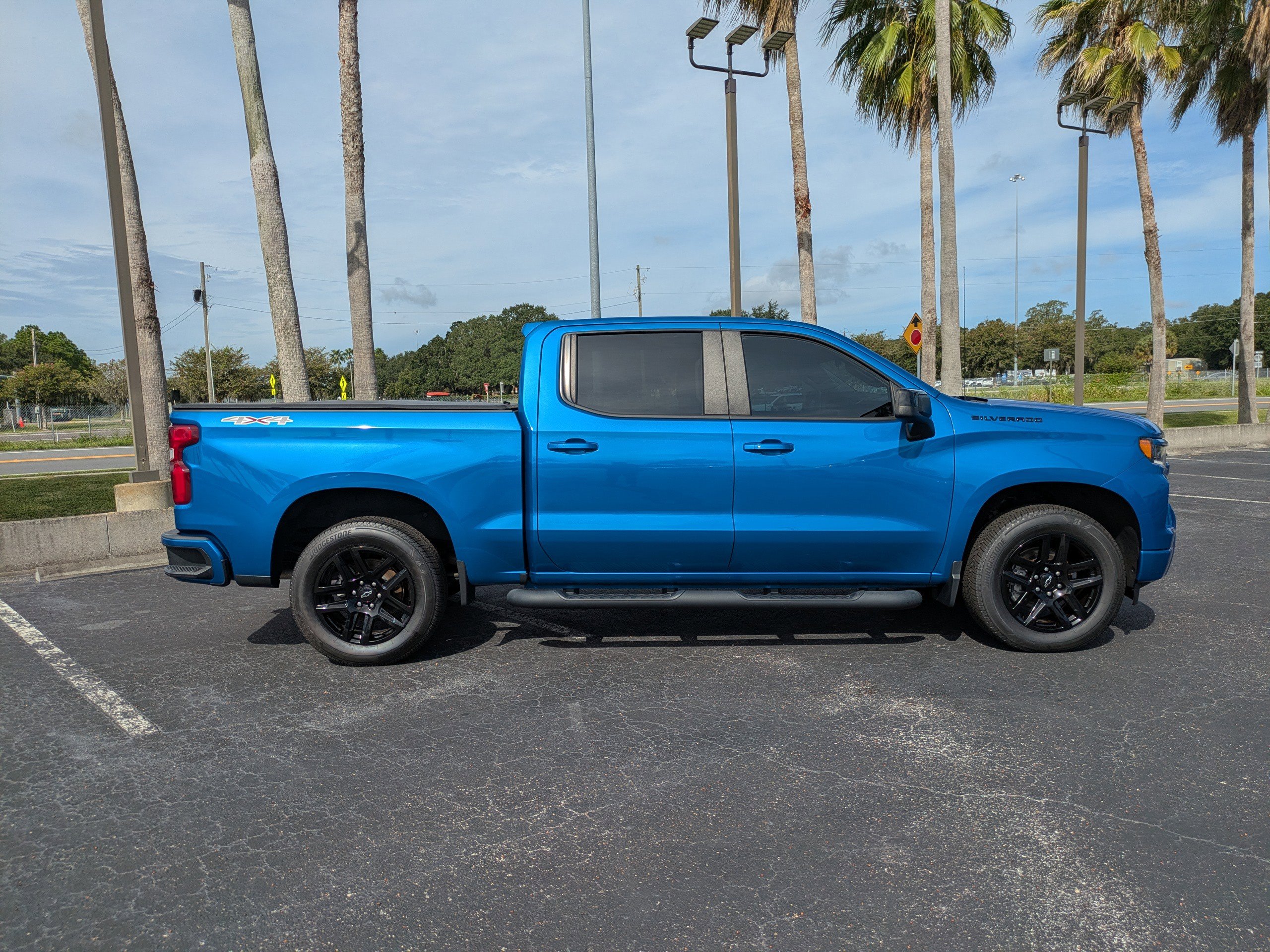 2022 Chevrolet Silverado 1500 RST photo 3