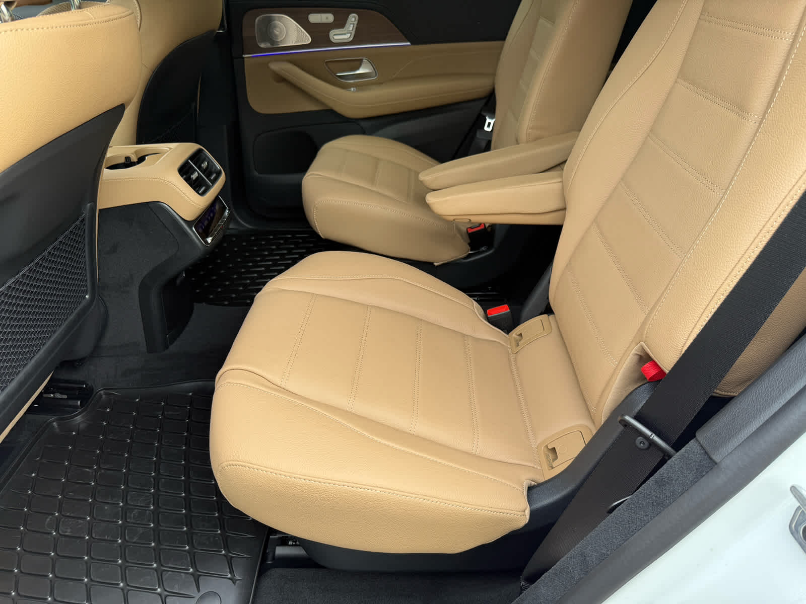2026 Mercedes Benz GLS 450 4MATIC photo 10