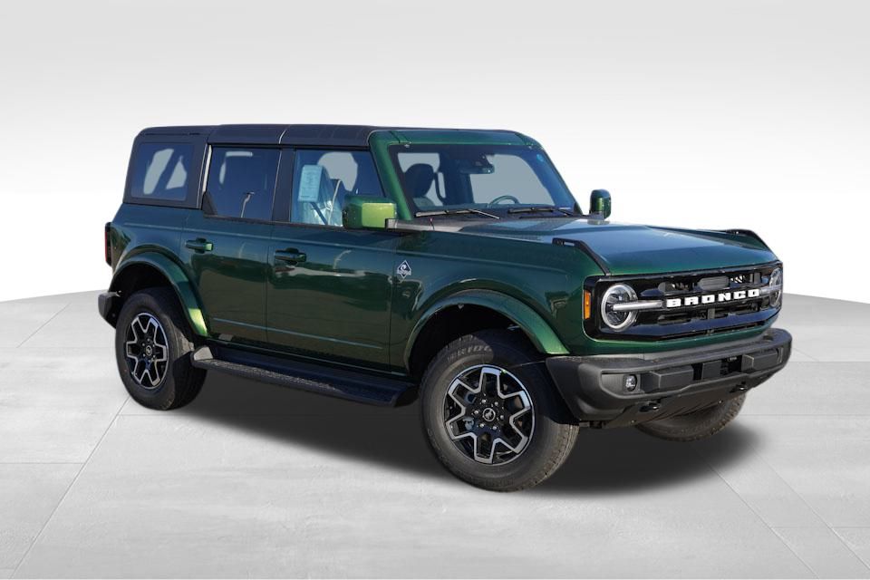 2025 Ford Bronco 4-Door Outer Banks's photo
