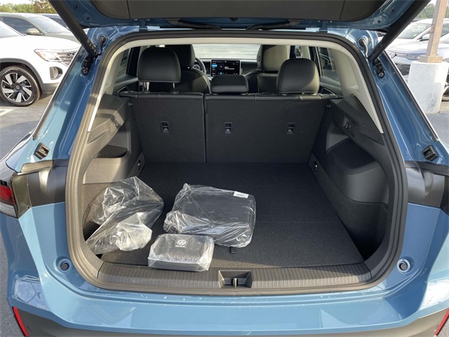 2025 Volkswagen Tiguan SE photo 8
