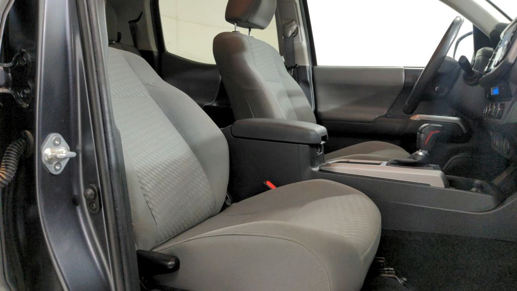 2023 Toyota Tacoma SR5 photo 24
