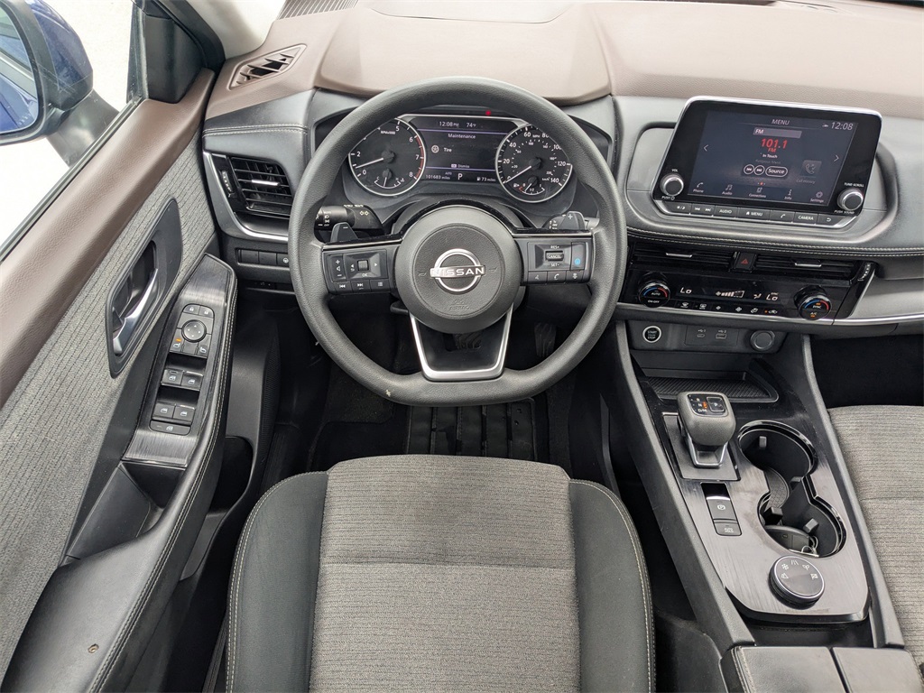 2022 Nissan Rogue SV photo 16