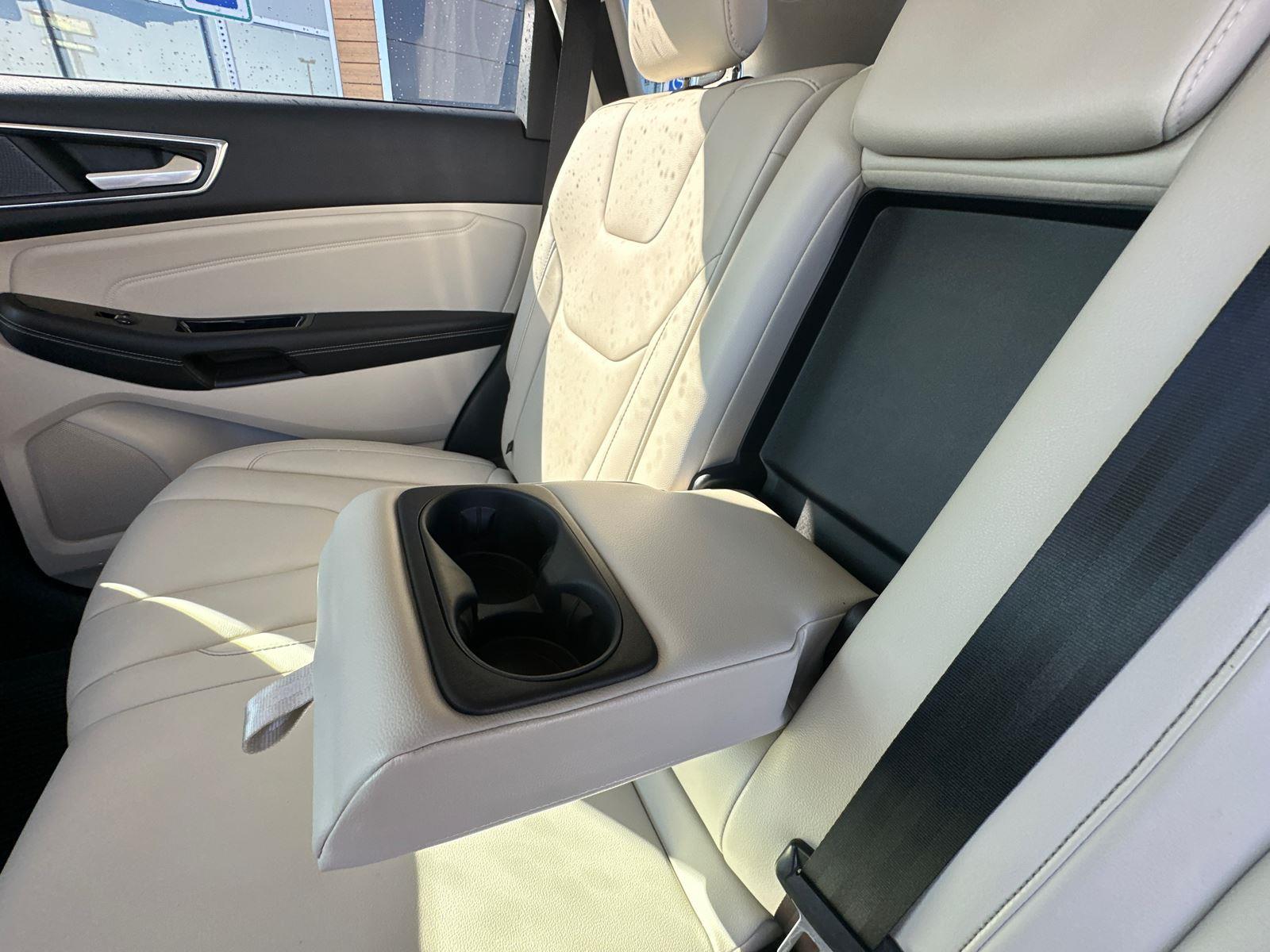 2019 Ford Edge Titanium photo 24