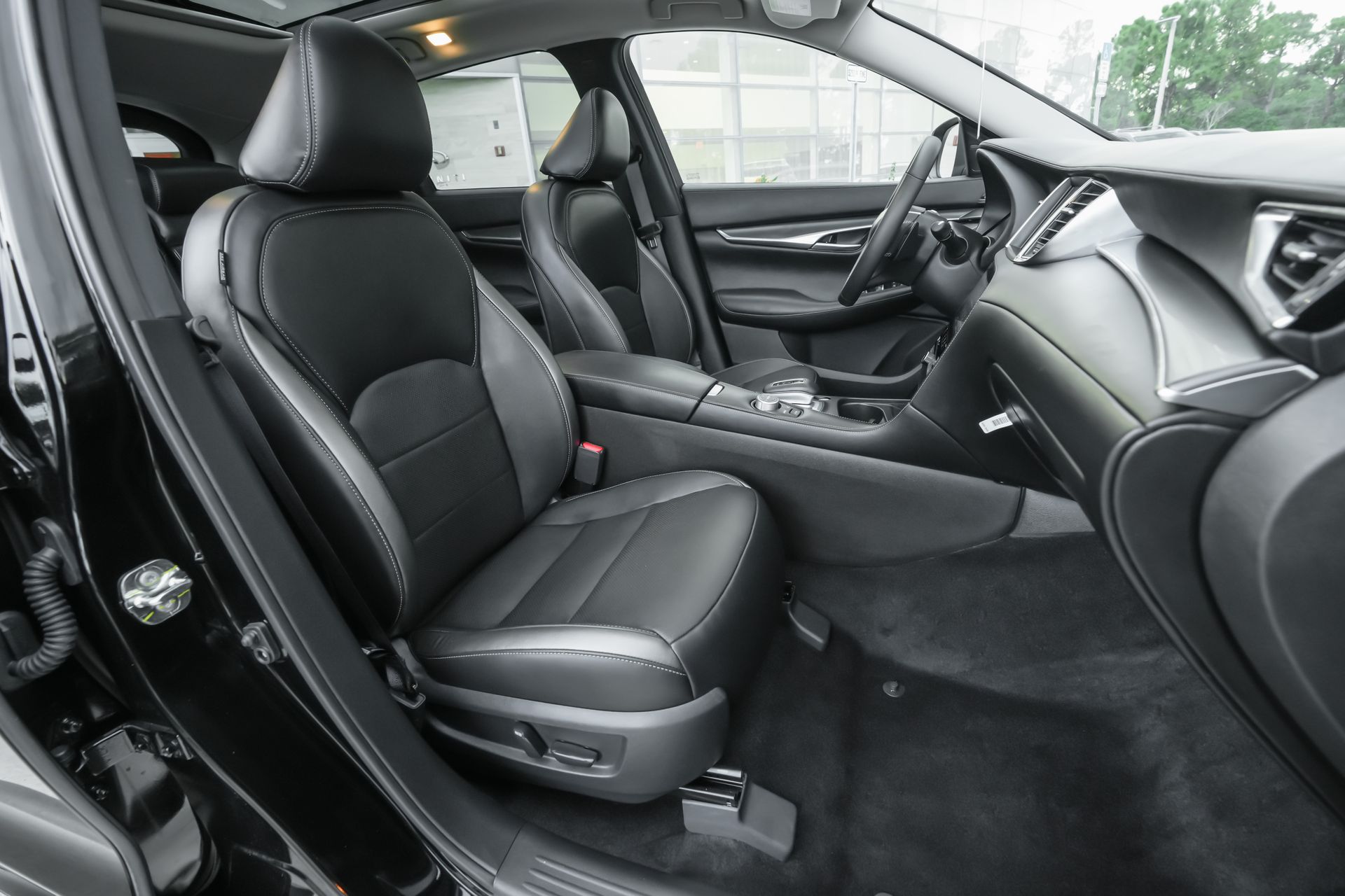 2025 Infiniti QX50 Luxe AWD photo 36