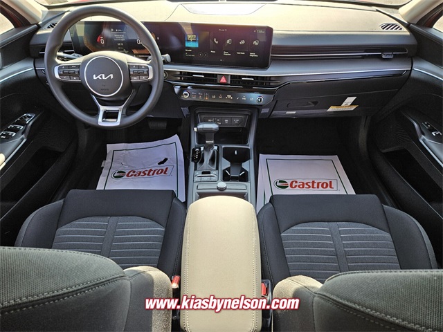 2025 Kia K5 LXS photo 6