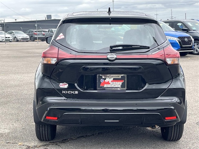 2025 Nissan Kicks Play S photo 4