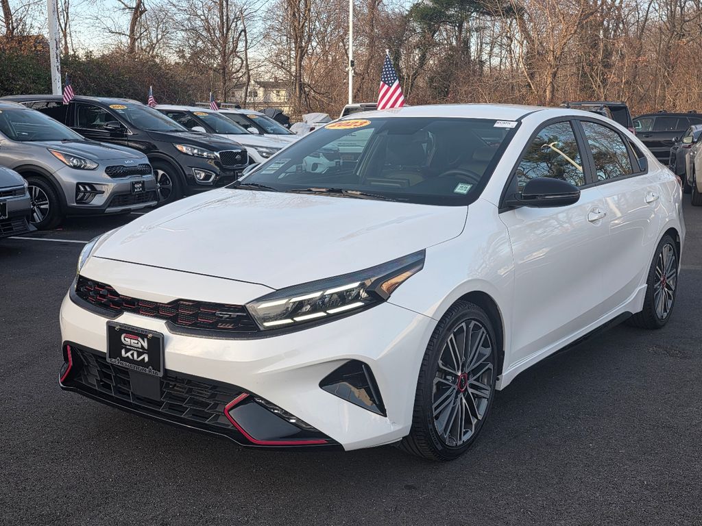 2023 Kia Forte GT photo 2