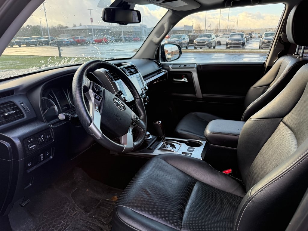 2023 Toyota 4Runner Limited photo 2